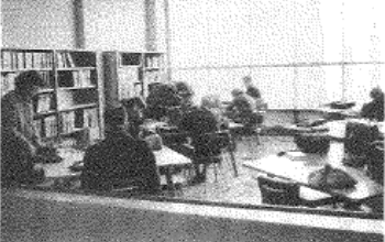 図書館の自由閲覧室（昭和30年代）